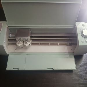 Circut 2 with heat press, tools, and lots of vinyl and mats